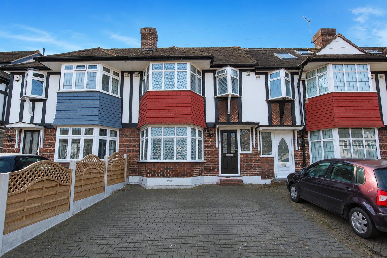 3 bed property in Cardinal Avenue, Morden